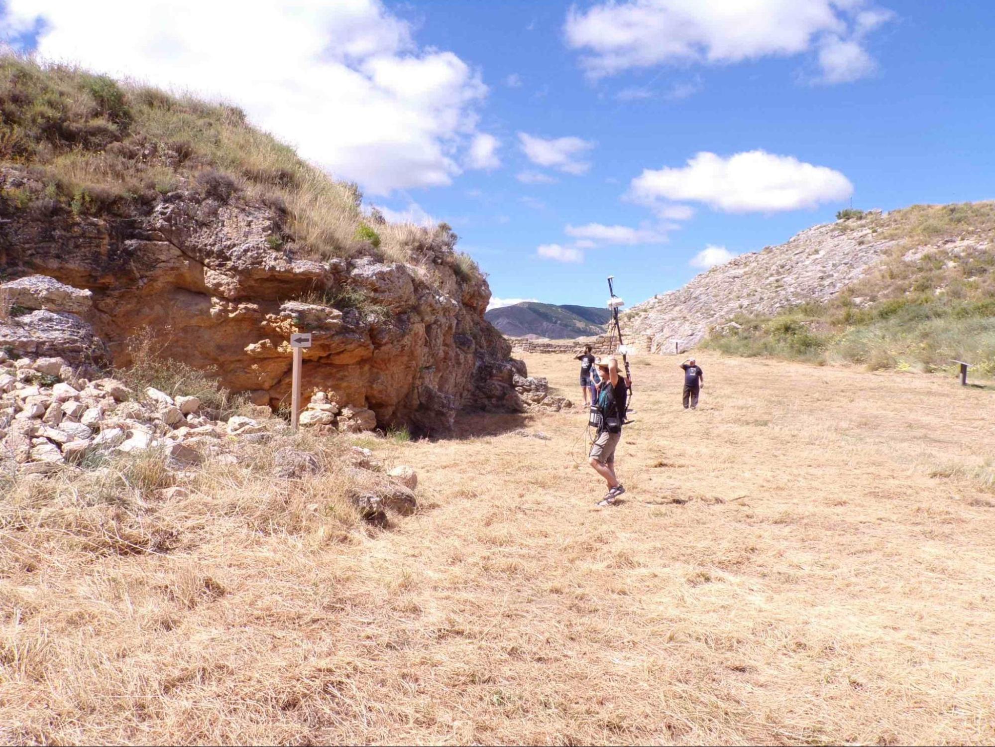 Prospección magnética en el yacimiento celtíbero de Contrebia Leucade.<br>Magnetic survey at the Celtiberian site of Contrebia Leucade.
